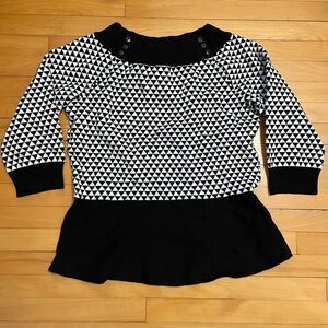 White House Black Market size xl sweater. Fits like a large. Excellent condition